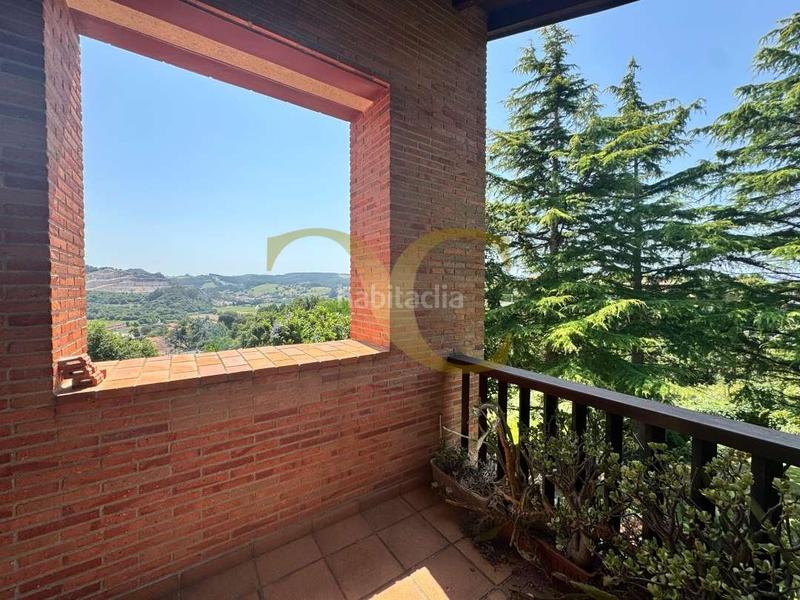 Foto 134b14f9-3156-4276-b03f-5a8386452e3c. Chalet espectacular vivienda unifamiliar ubicada en una exclusiva zona residencial. en Piélagos