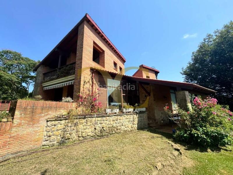 Foto ca773e3a-df7f-469e-8df5-79af8d65bfa1. Chalet espectacular vivienda unifamiliar ubicada en una exclusiva zona residencial. en Piélagos