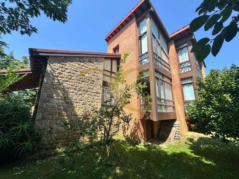 Foto e6a31601-39c3-47f0-9f8c-62a10d52f10d. Chalet espectacular vivienda unifamiliar ubicada en una exclusiva zona residencial. en Piélagos