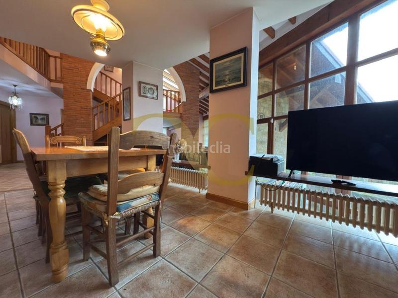 Foto fb37a5b4-e5f8-445c-8cdc-942f34562fb1. Chalet espectacular vivienda unifamiliar ubicada en una exclusiva zona residencial. en Piélagos