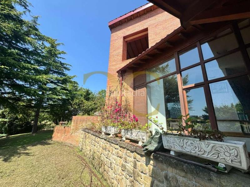 Foto fd5f6c88-5654-487e-a6ba-3b35cd7d5192. Chalet espectacular vivienda unifamiliar ubicada en una exclusiva zona residencial. en Piélagos