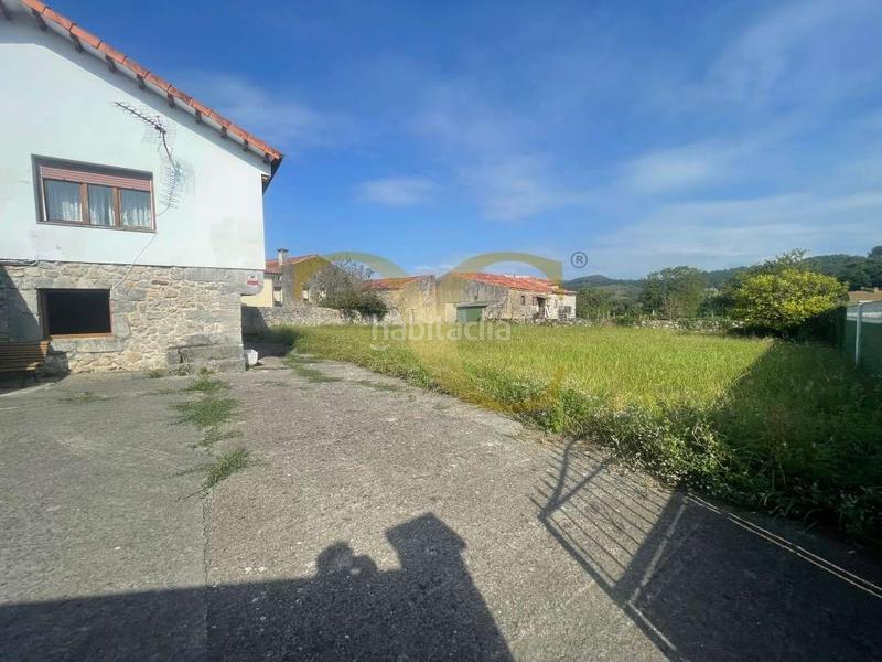 Foto 4b4d5f91-5ee7-43e4-9248-8ed1b60ffd36. Casa  con jardín . en Entrambasaguas