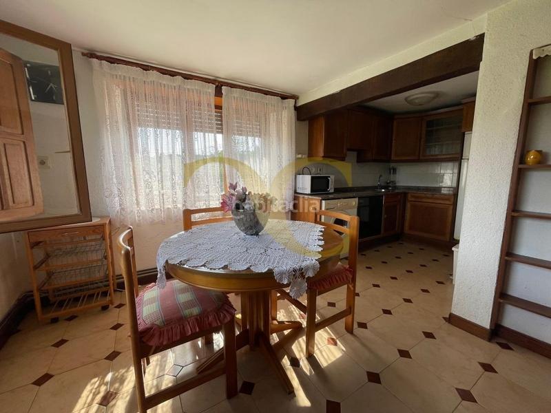 Foto 5a6fb06c-4ab1-4a6b-8d94-4aff04c7a5fd. Casa  con jardín . en Entrambasaguas