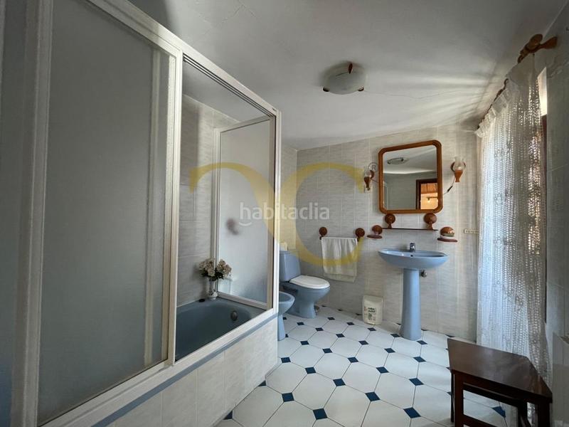 Foto 813899aa-686d-4b29-be3a-7fc9ea0c1123. Casa  con jardín . en Entrambasaguas