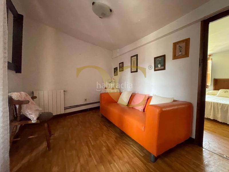 Foto cf30a248-0e95-46af-8252-96159d6830be. Casa  con jardín . en Entrambasaguas