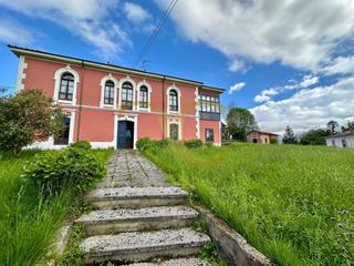 Casa  Borines. Casa tradicional asturiana con encanto indiano en piloa  natura