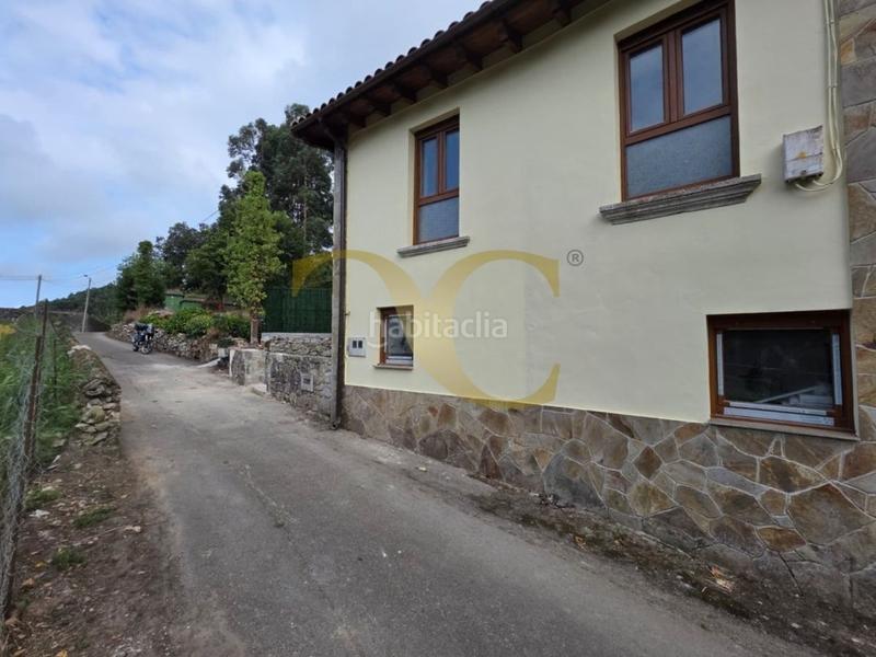 Foto f8387554-cfd4-42cb-9e4f-bfd22aa8a23b. Casa amb calefacció a Pría-Nueva-Hontoria-Naves Llanes