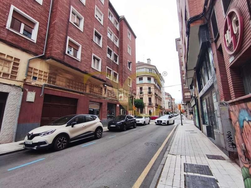 Foto f3fba4e1-caff-43dc-b40f-b921e735258f. Pis amb calefacció a Centro Gijón