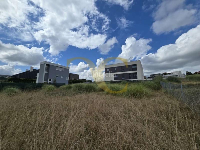 Foto 23b5c599-be9a-4569-b243-da78e96f4d31. Terreny residencial a Montecerrao Oviedo