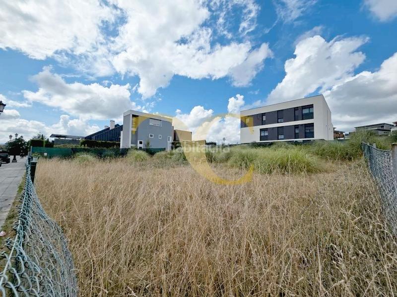 Foto 93cae87c-0548-4fc5-9eb4-934bbf2a13a8. Terreny residencial a Montecerrao Oviedo