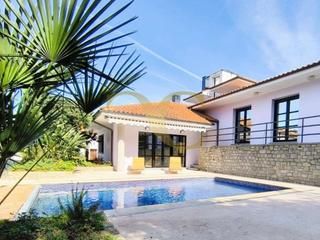 Chalet  Calle la guía. Exclusividad y privacidad en el centro de llanes.