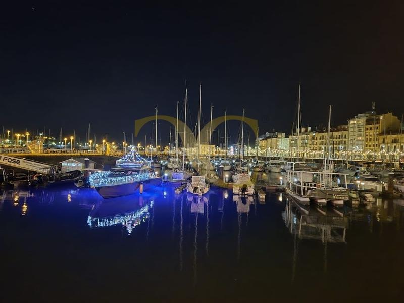 Foto 1300e218-217f-4e82-a3bb-4aa93d7e3d4e. Piso exclusiva en la mejor zona de Viesques, con cuatro dormitorios, terraza, piscina y zonas comunes. en Gijón