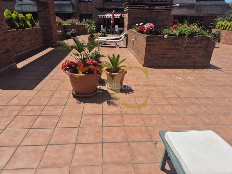 Foto 24e429bd-cd3e-46bc-b391-78be39ca3524. Piso exclusiva en la mejor zona de Viesques, con cuatro dormitorios, terraza, piscina y zonas comunes. en Gijón