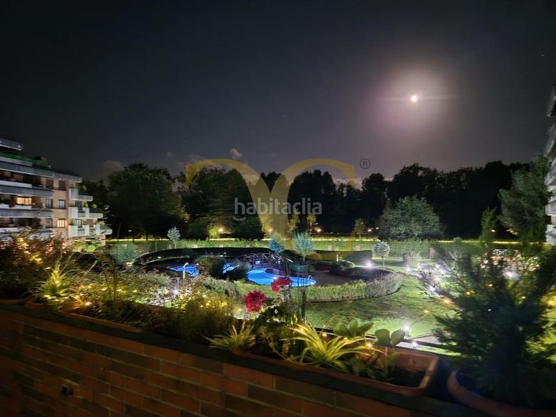 Foto 538bd290-5c08-4da6-9652-8078f1677460. Piso exclusiva en la mejor zona de Viesques, con cuatro dormitorios, terraza, piscina y zonas comunes. en Gijón