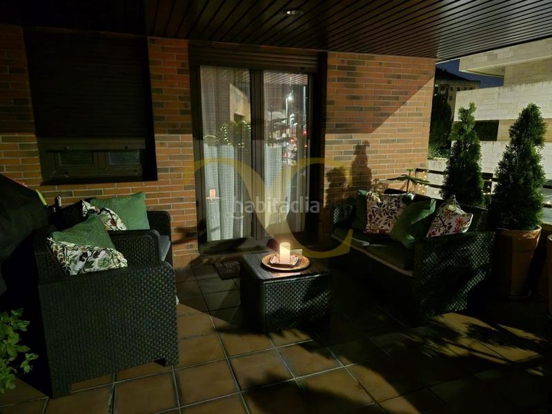 Foto 7ec3ce38-c4de-4a93-9c05-4b6b291a4970. Piso exclusiva en la mejor zona de Viesques, con cuatro dormitorios, terraza, piscina y zonas comunes. en Gijón