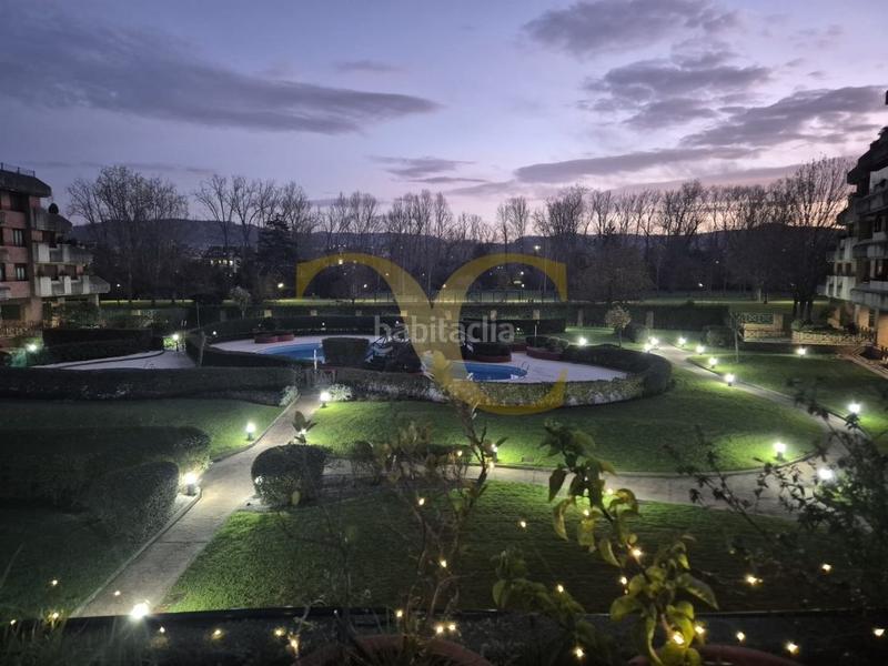 Foto 99a6d404-232f-4323-b43f-ab7b14a2feb7. Piso exclusiva en la mejor zona de Viesques, con cuatro dormitorios, terraza, piscina y zonas comunes. en Gijón