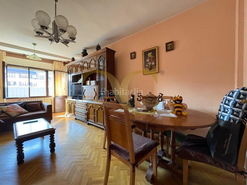 Foto ab668bbd-484d-4d01-ad04-4a08a4933739. Etagenwohnung mit heizung in La Arena Gijón