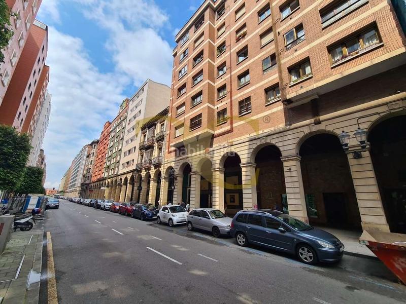 Foto 4ae8714a-ca92-42a9-aa6e-b1c8b0b7159d. Piso tu hogar frente al puerto deportivo en Centro Gijón