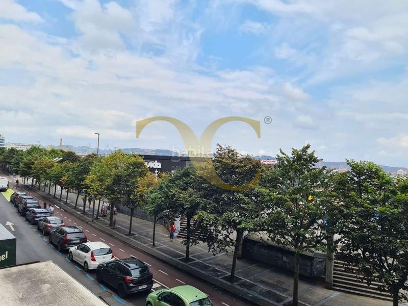 Foto 55cbcf95-1d88-4a42-9b81-8402a8b6c79a. Piso tu hogar frente al puerto deportivo en Centro Gijón