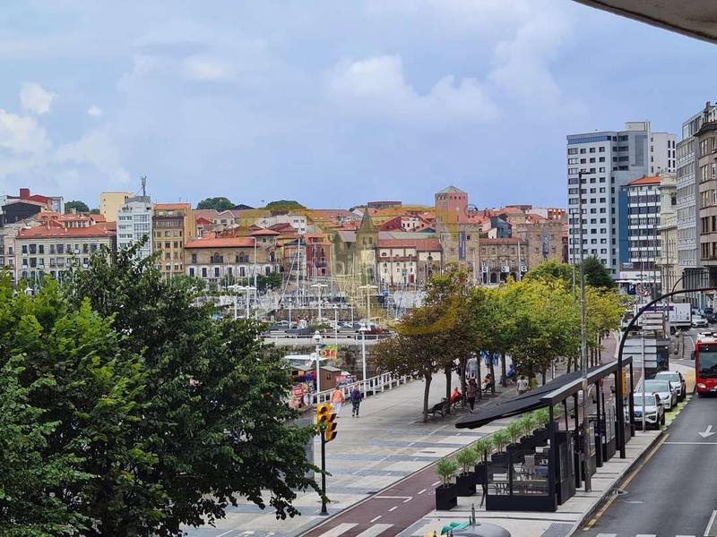 Foto 783afae7-46f7-4524-9a03-d260b423285a. Piso tu hogar frente al puerto deportivo en Centro Gijón