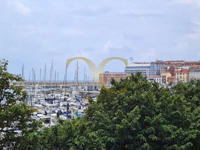 Foto fef8c41d-dacd-4e76-a7e4-731fe1495eb3. Piso tu hogar frente al puerto deportivo en Centro Gijón