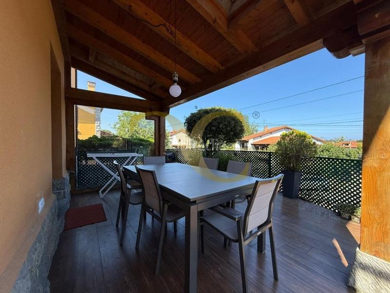 Foto 14ceaa70-6383-4785-816c-48f3258d4c5d. Chalet exclusiva chalet pareado con una bonita terraza junto a la playa de póo con licencia vut. en Llanes