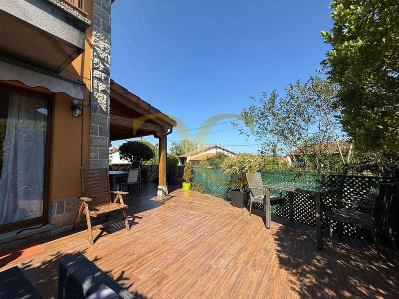 Foto 52df6bd3-dc9a-462e-a795-2404df314be2. Chalet exclusiva chalet pareado con una bonita terraza junto a la playa de póo con licencia vut. en Llanes