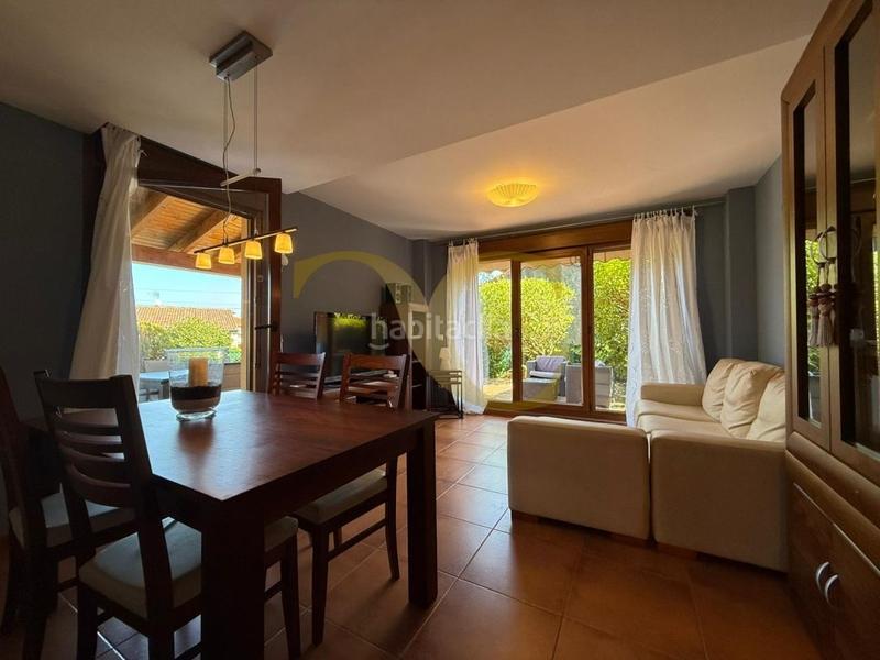 Foto 5776e018-692e-47c0-9299-91c759a18942. Chalet exclusiva chalet pareado con una bonita terraza junto a la playa de póo con licencia vut. en Llanes