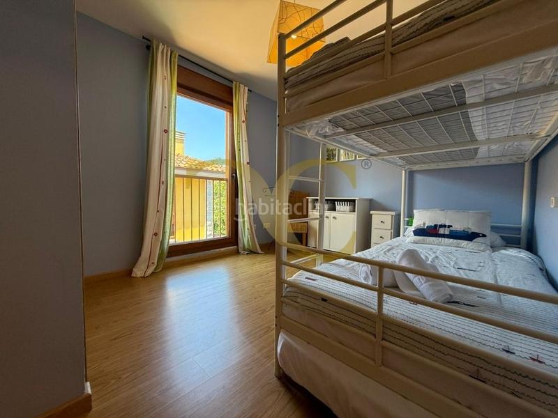 Foto 5f51a6fe-f87e-4717-a81e-afb3fd1676ec. Chalet exclusiva chalet pareado con una bonita terraza junto a la playa de póo con licencia vut. en Llanes