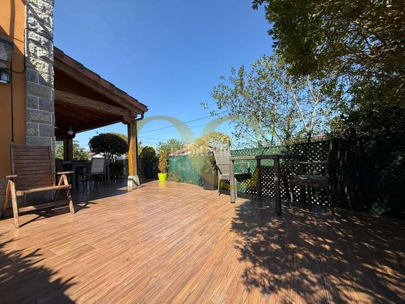 Foto 78cf30d7-12cc-4149-9dde-d60e34268728. Chalet exclusiva chalet pareado con una bonita terraza junto a la playa de póo con licencia vut. en Llanes
