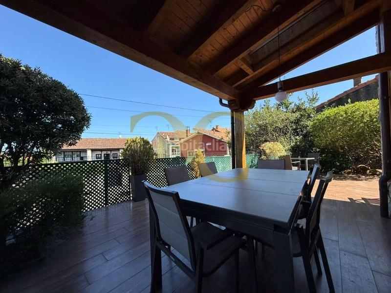 Foto 7a16344b-63b6-45b3-abf4-7e032674b598. Chalet exclusiva chalet pareado con una bonita terraza junto a la playa de póo con licencia vut. en Llanes