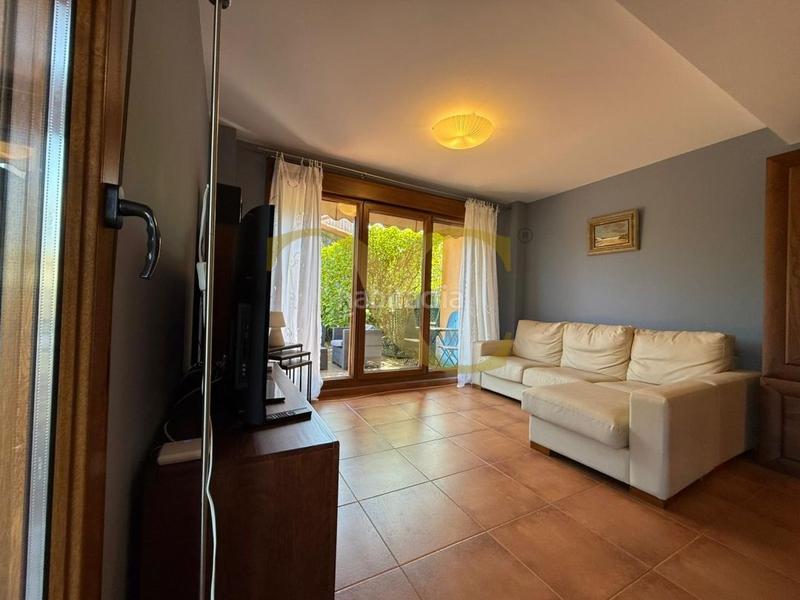 Foto 7e1774ff-e746-4c64-884e-cb6f5760dd13. Chalet exclusiva chalet pareado con una bonita terraza junto a la playa de póo con licencia vut. en Llanes