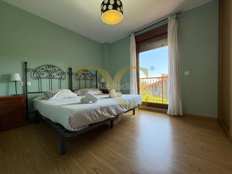 Foto 8a1b6419-394f-4531-95c9-5ae335ae068e. Chalet exclusiva chalet pareado con una bonita terraza junto a la playa de póo con licencia vut. en Llanes