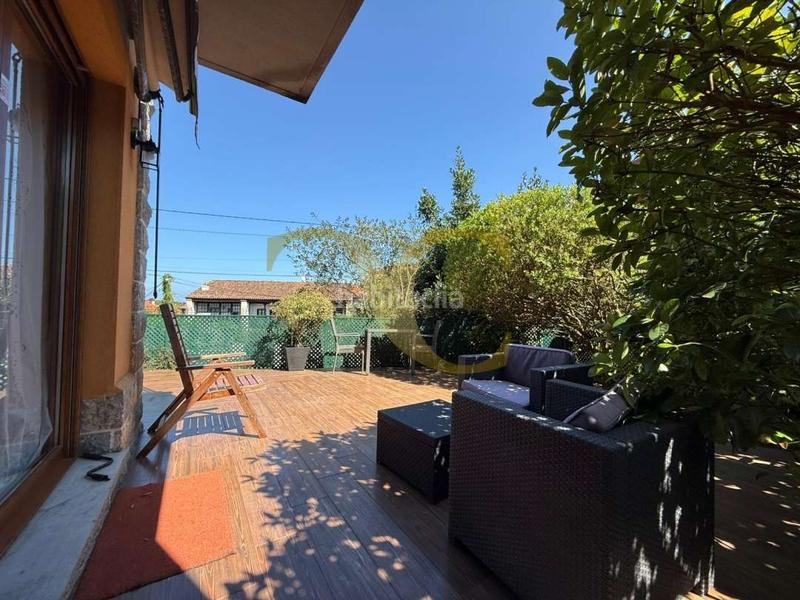 Foto 9cb7a206-d46b-4e35-826e-866e42a93414. Chalet exclusiva chalet pareado con una bonita terraza junto a la playa de póo con licencia vut. en Llanes