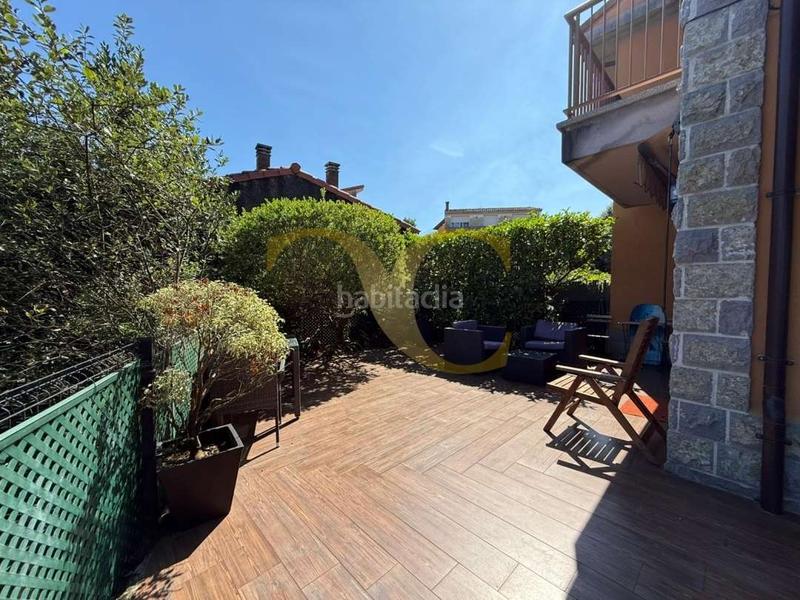 Foto c2c6e0f5-70bb-4f09-ae1d-1b9ab9526a35. Chalet exclusiva chalet pareado con una bonita terraza junto a la playa de póo con licencia vut. en Llanes