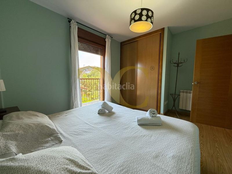 Foto c4bc72c0-7560-400f-948e-ec27733bc8d7. Chalet exclusiva chalet pareado con una bonita terraza junto a la playa de póo con licencia vut. en Llanes