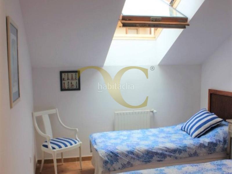 Foto af1c2f94-a420-4833-a7b4-61056bdd8352. Dúplex exclusiva dúplex con terraza a 700 metros de la playa. en Ribadesella