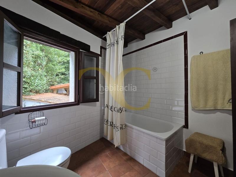 Foto 2f52550a-ec9a-4954-b676-3fe669155b50. Casa adosada exclusiva preciosa casa tradicional con jardín a 5 kilómetros de la playa. en Llanes