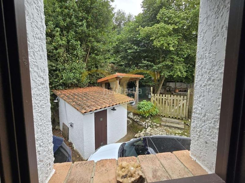 Foto fe9e15d8-d581-43b5-8694-0e161a1b7dd0. Casa adosada exclusiva preciosa casa tradicional con jardín a 5 kilómetros de la playa. en Llanes