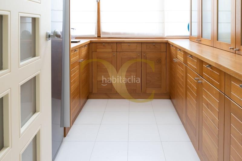 Foto 1dfbb7c3-a82a-465a-8f53-a6c47a2ecd1c. Casa magnífica propiedad en maoño. en Maoño - Azoños Santa Cruz de Bezana