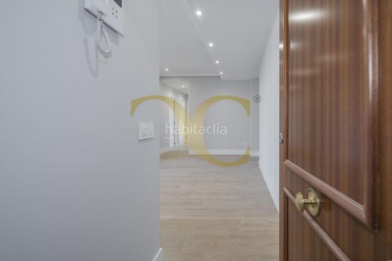 Foto 5466f6a3-8d95-4677-812d-396c8dd92263. Lloguer pis amb calefacció aparcament piscina a Hispanoamérica-Bernabéu Madrid