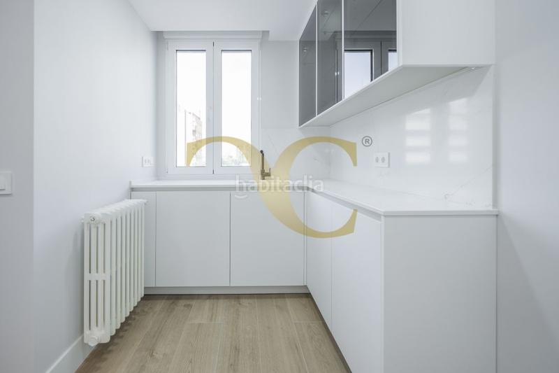 Foto 7515714b-4cc3-4645-9834-85694f955413. Rent flat with heating parking pool in Hispanoamérica-Bernabéu Madrid