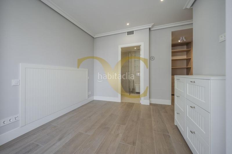 Foto ae892c50-1157-4a12-86b2-5395d5ca1597. Rent flat with heating parking pool in Hispanoamérica-Bernabéu Madrid