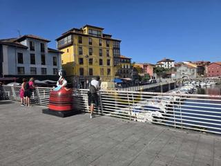 Edificio  Calle muelle. Edificio en el centro de llanes.