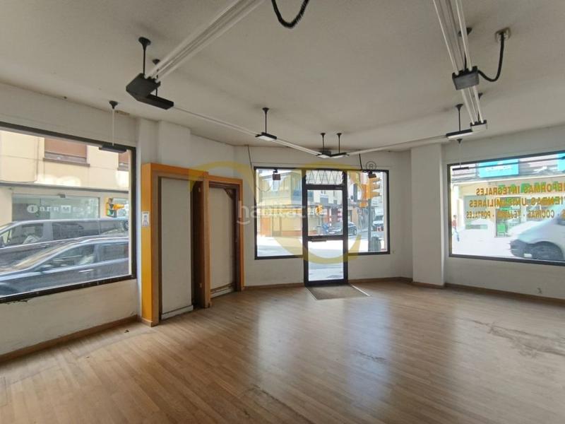 Foto 66f32e5d-5bf6-427c-9231-fe60a0ae0787. Lloguer local comercial a Llano Gijón