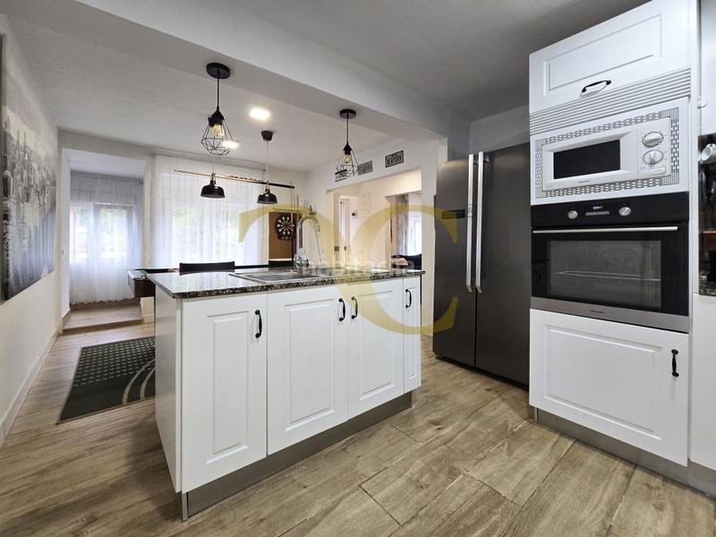 Foto d0e052ee-98f3-4cfe-a48b-1d8da38c8245. Casa con riscaldamento in Parroquias Sur - La Manjoya Oviedo