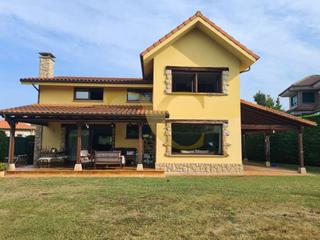 Chalet in Somió. Fantástico chalet en somio