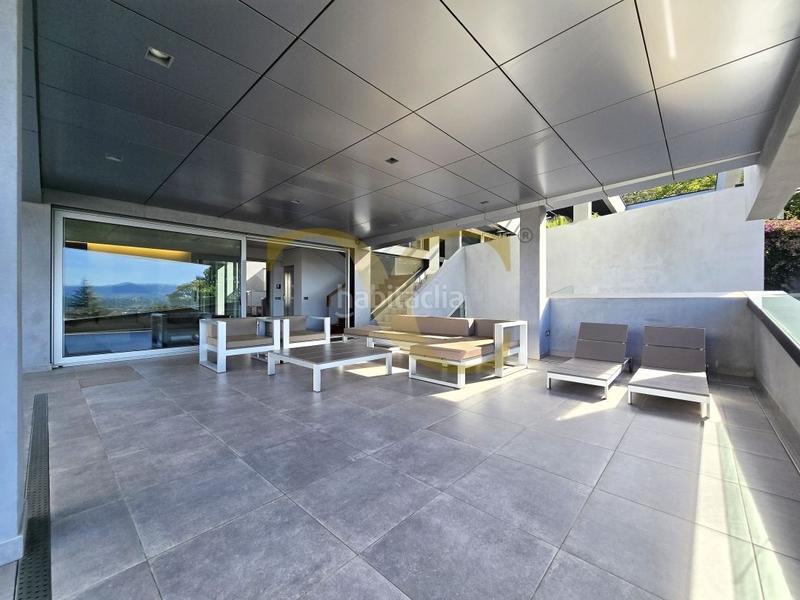 Foto 05ee5770-a777-4001-8ebc-8a328bb1c4ef. Casa la joya arquitectónica villa de lujo en Somió. en Gijón