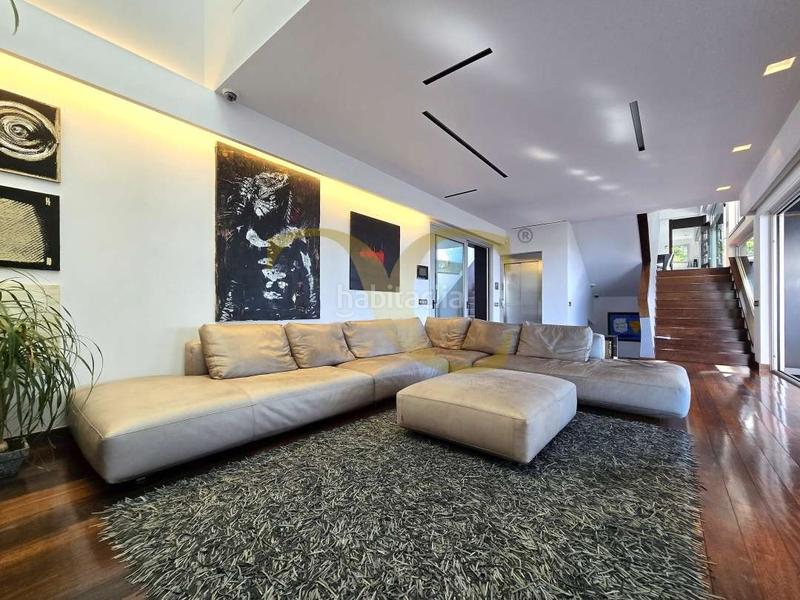 Foto 126707c9-7b42-4d10-bb82-151b8737a71c. Casa la joya arquitectónica villa de lujo en Somió. en Gijón