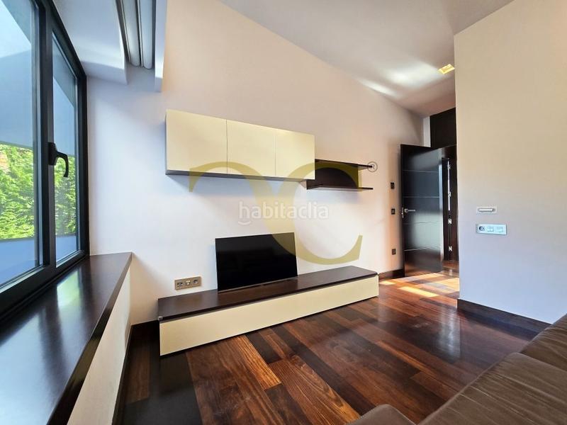 Foto 4daad419-3a52-4cb0-80a7-4a87a38886e5. Casa la joya arquitectónica villa de lujo en Somió. en Gijón